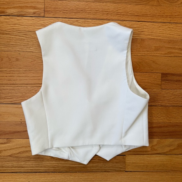 Zara Vest - Picture 3 of 6